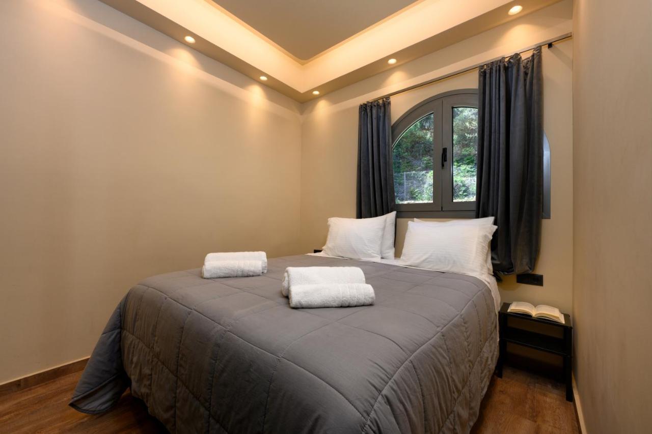 Seven Keys Luxury Suites Achílleion Екстериор снимка