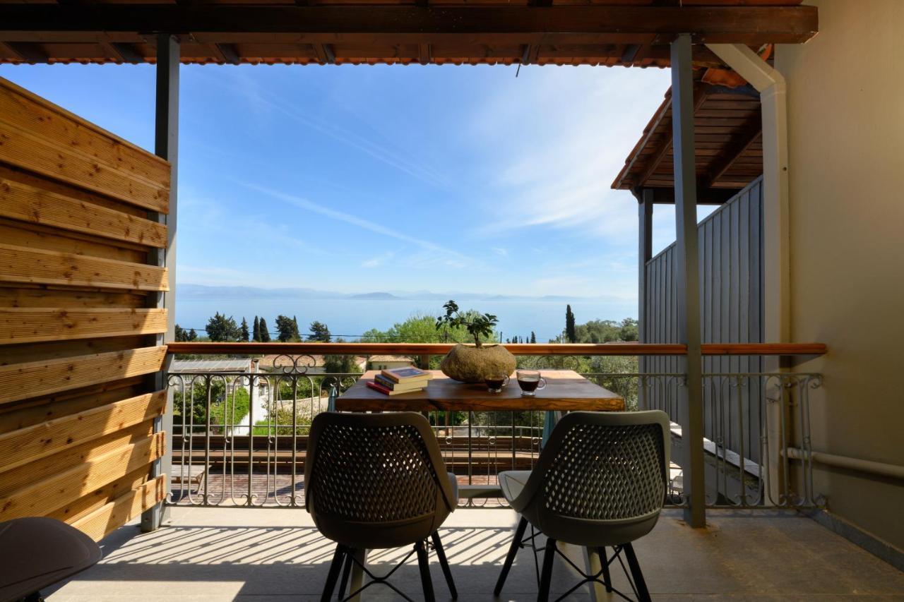 Seven Keys Luxury Suites Achílleion Екстериор снимка