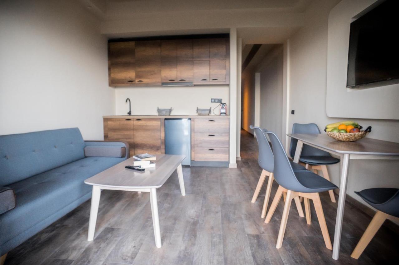 Seven Keys Luxury Suites Achílleion Екстериор снимка
