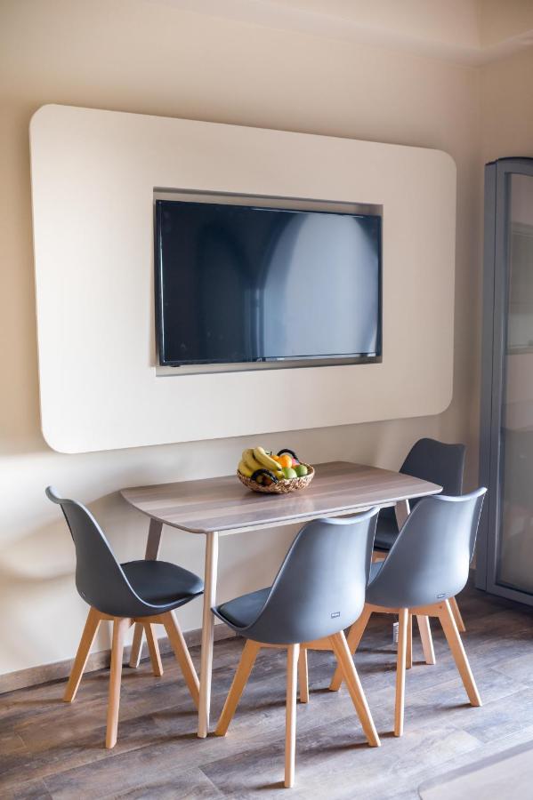 Seven Keys Luxury Suites Achílleion Екстериор снимка