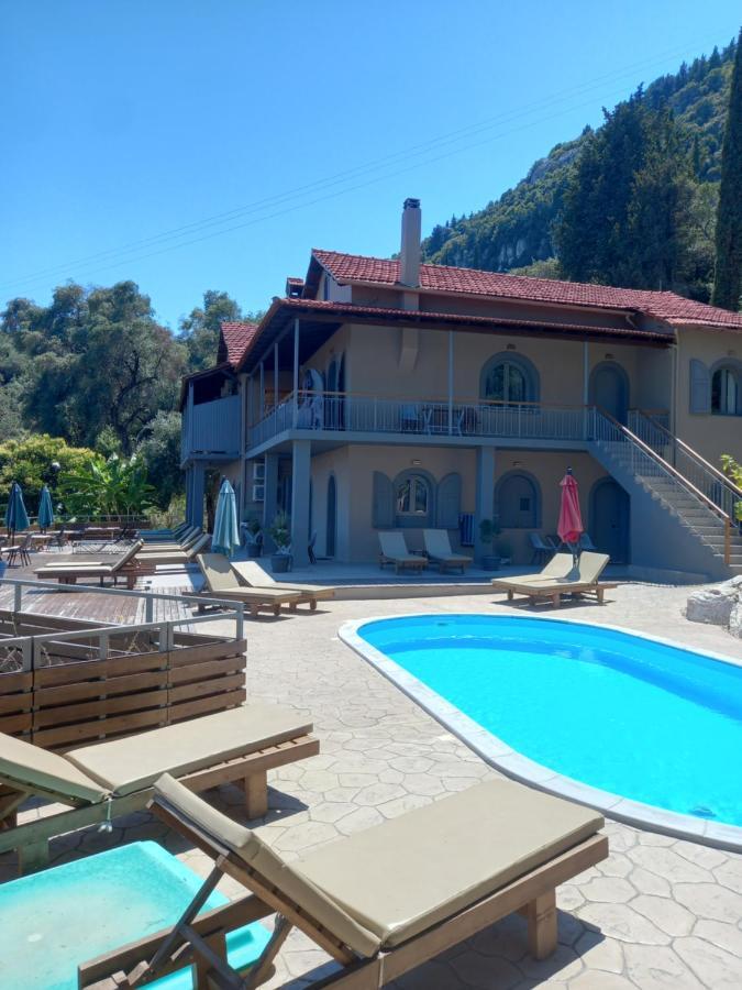 Seven Keys Luxury Suites Achílleion Екстериор снимка